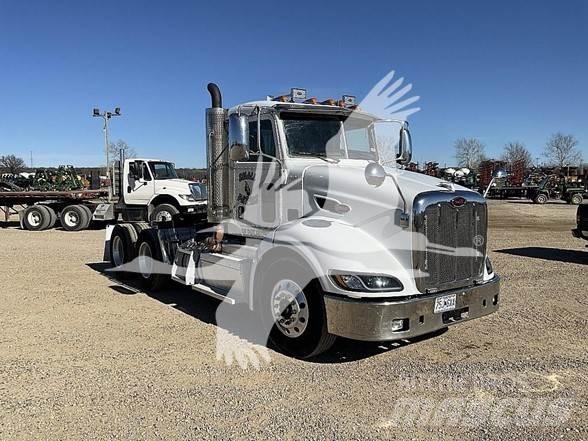 Peterbilt 384 Tegljači