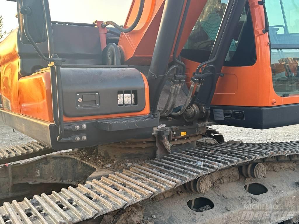 Doosan DX220LC-9 Bageri guseničari