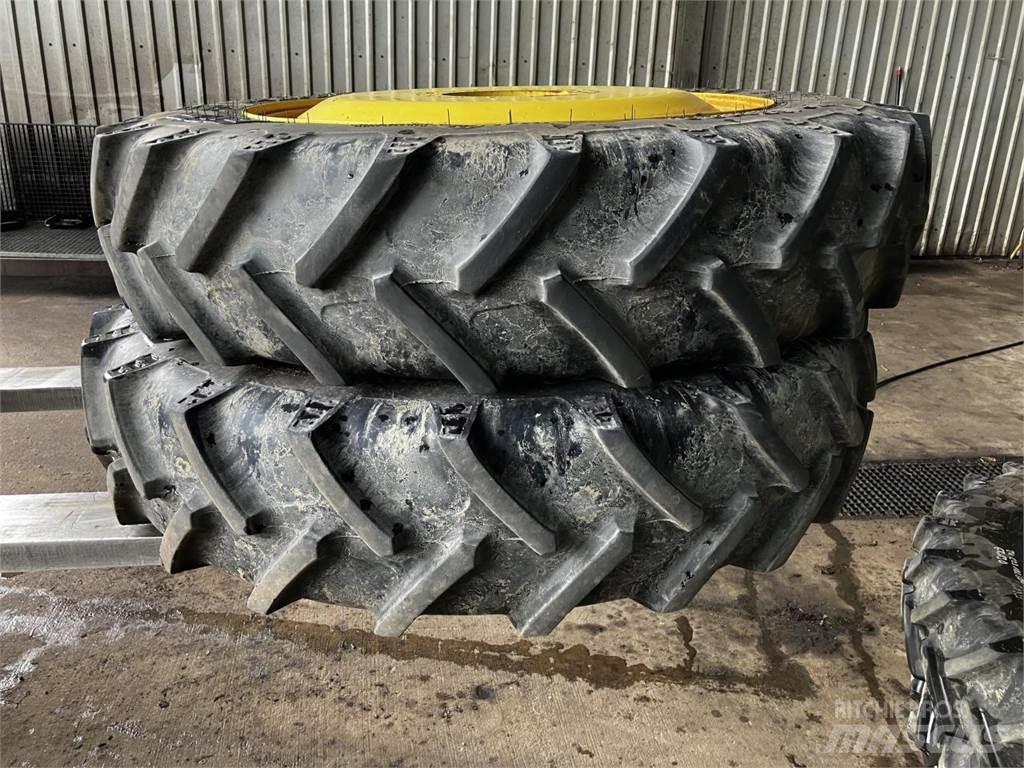 BKT 270/95R32 Gume, točkovi i felne