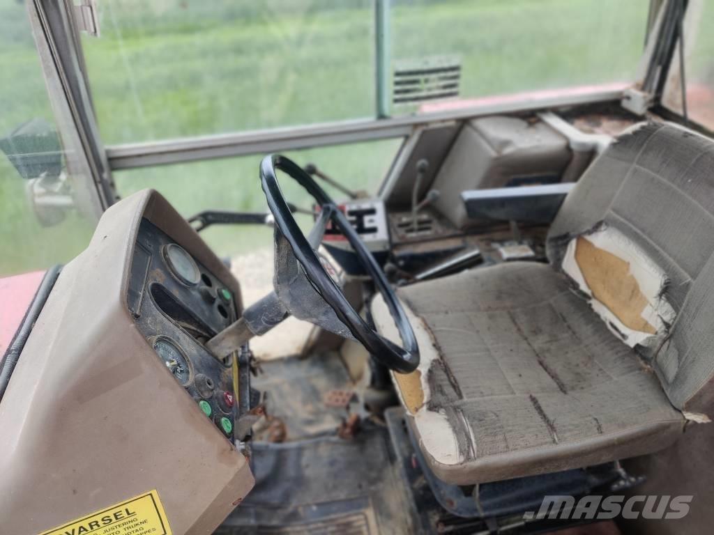 Massey Ferguson 2640 Traktori
