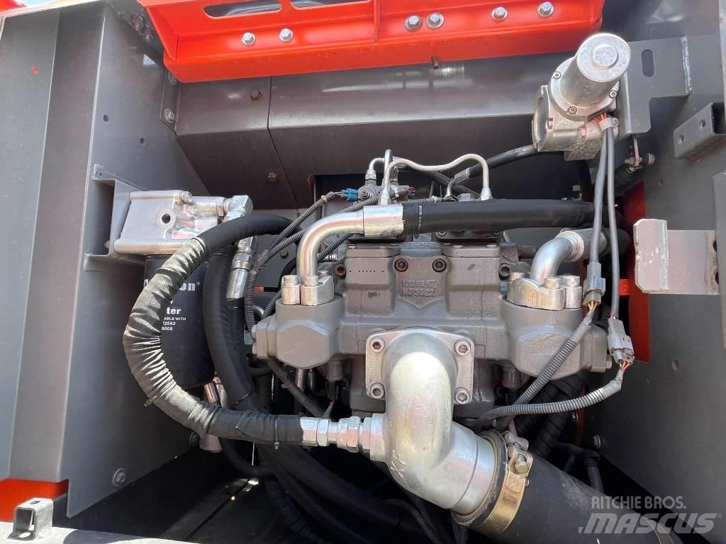 Hitachi ZX 200 Bageri guseničari
