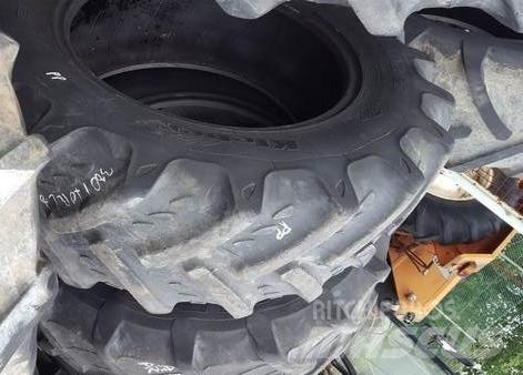  Pneu 13.6R28 Gume, točkovi i felne