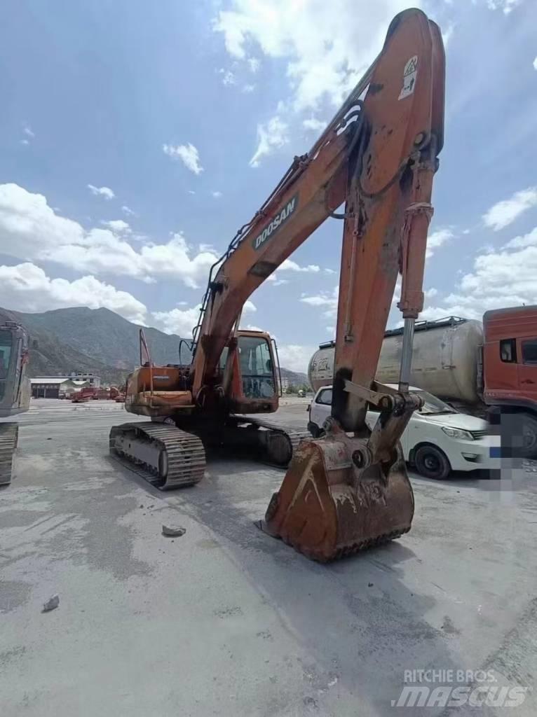 Doosan DX 225 Bageri guseničari