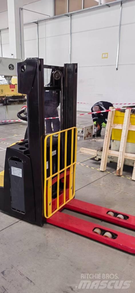 Hyster S 1.2 Ručni električni viljuškar