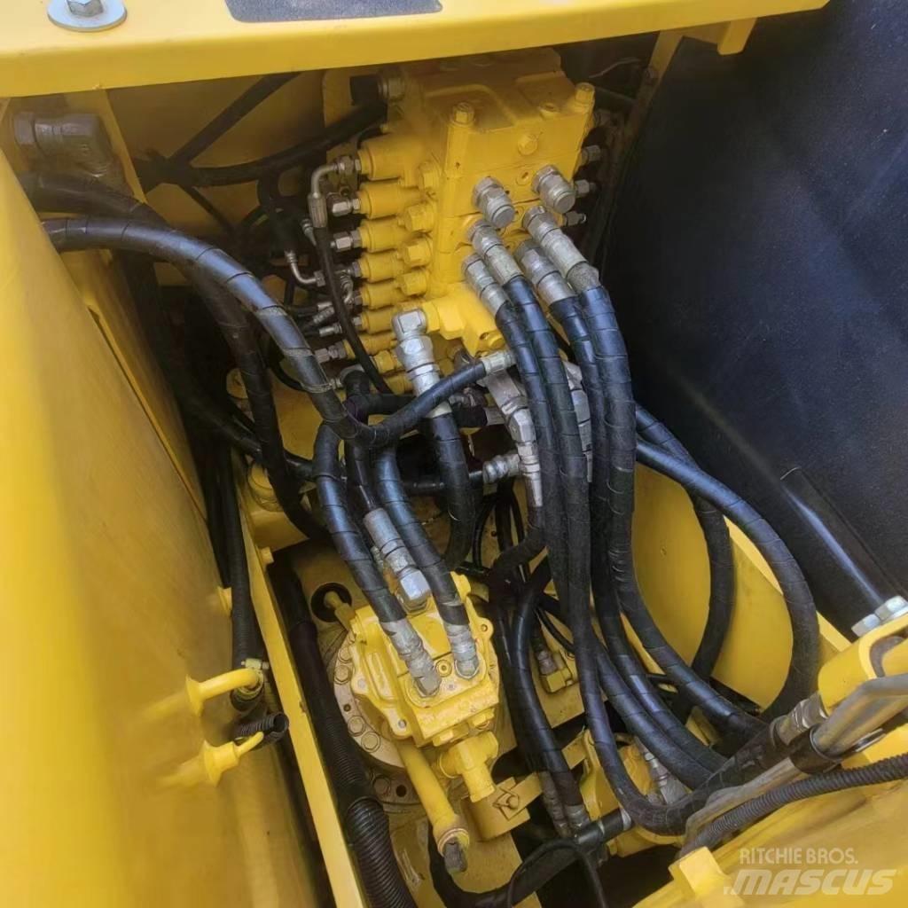 Komatsu PC 130 Bageri guseničari