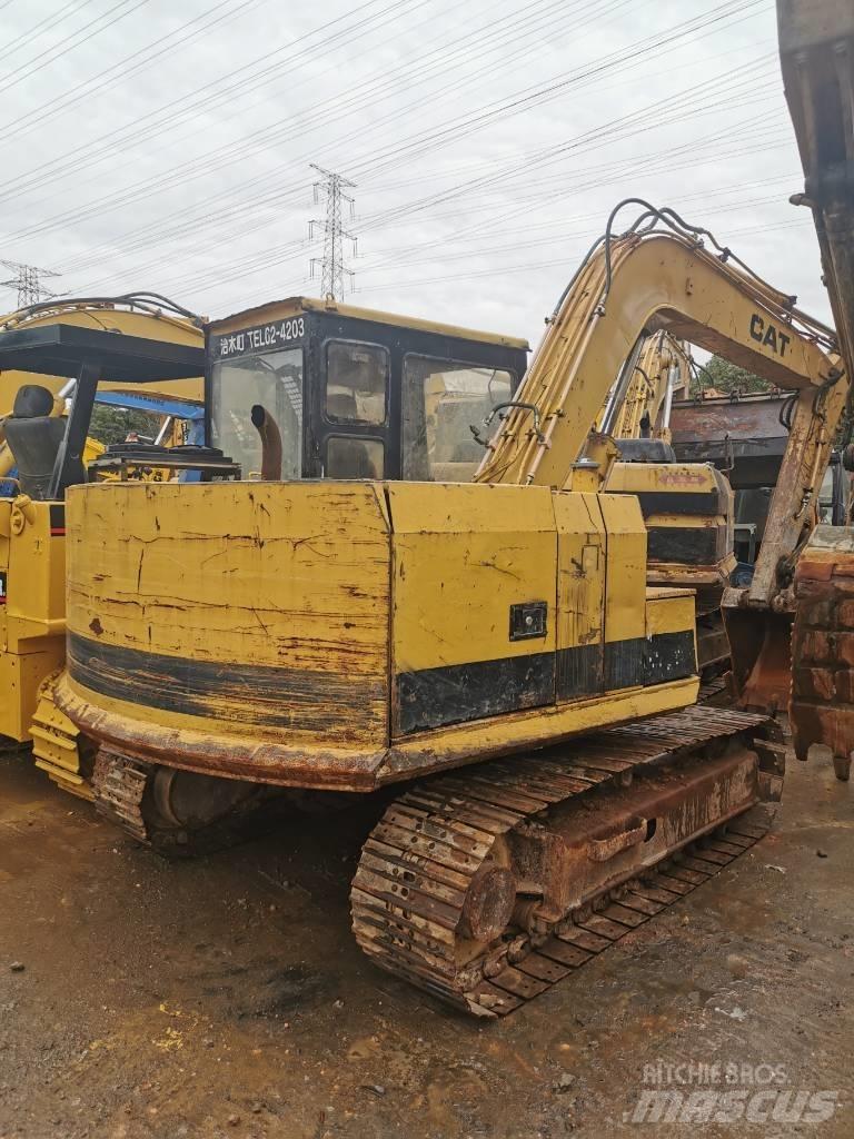 CAT E 70 B Bageri guseničari