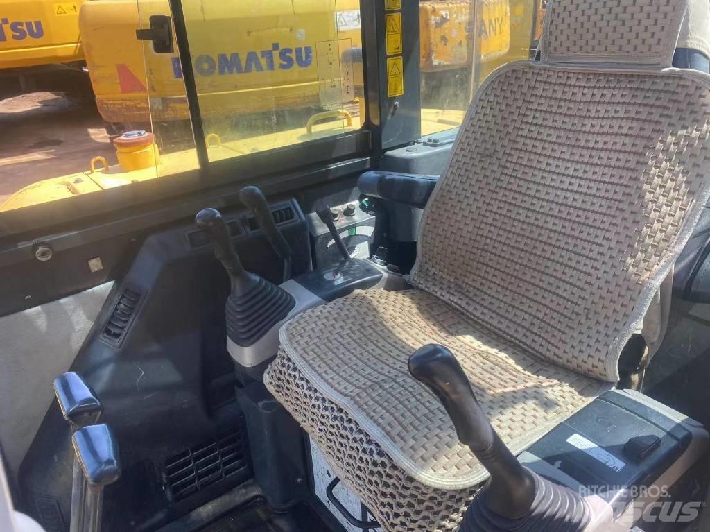 Komatsu PC56 Bageri guseničari