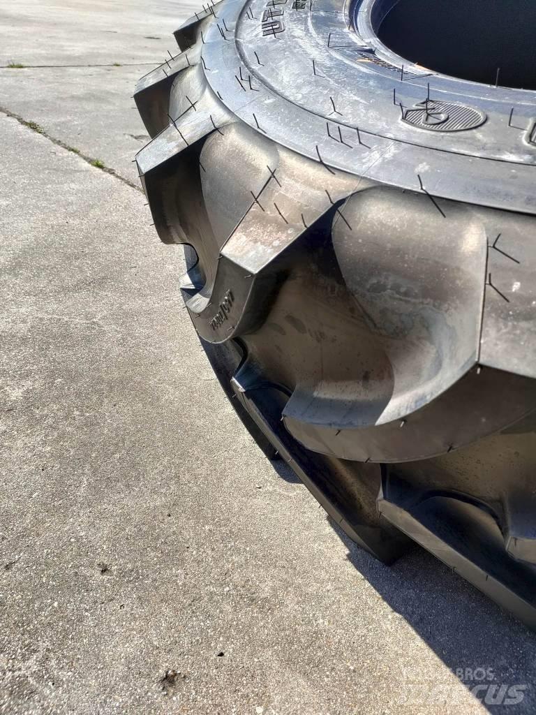 Firestone 460/70R24 Gume, točkovi i felne