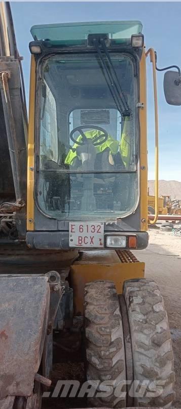 Volvo 180 Giratoria Bageri točkaši