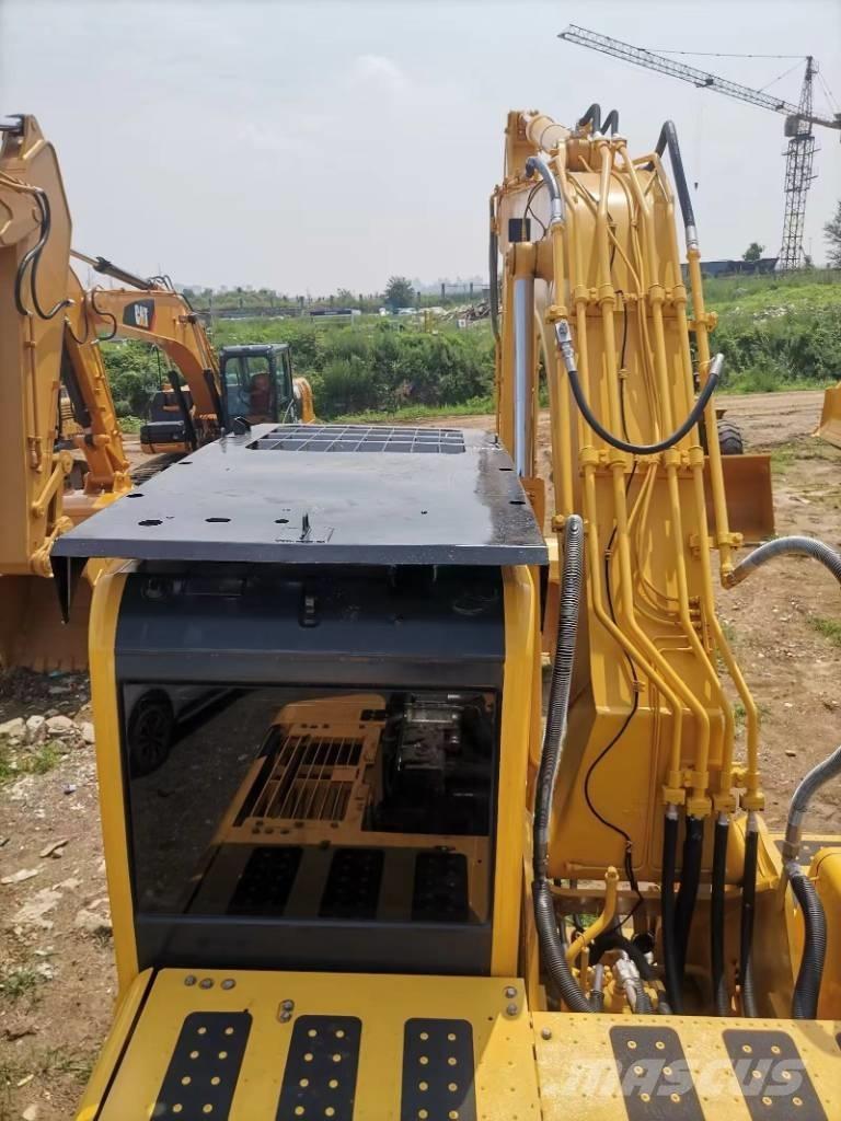 Komatsu PC 220-8 Bageri guseničari