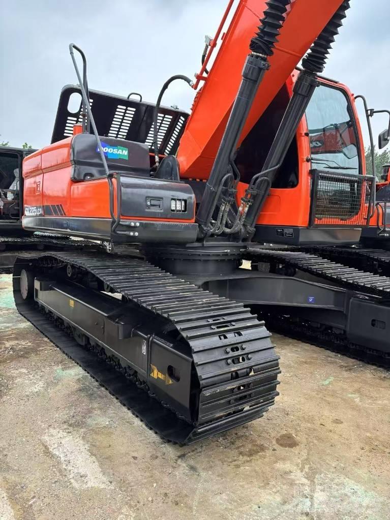 Doosan 225 LCA Bageri guseničari