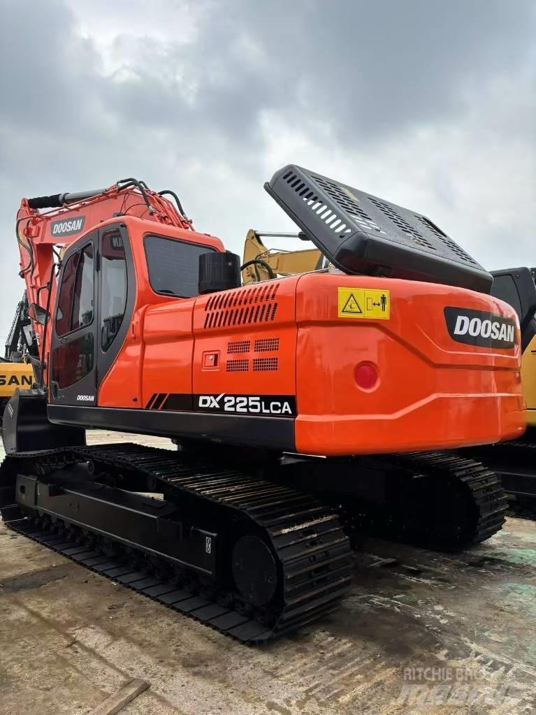 Doosan 225 LCA Bageri guseničari