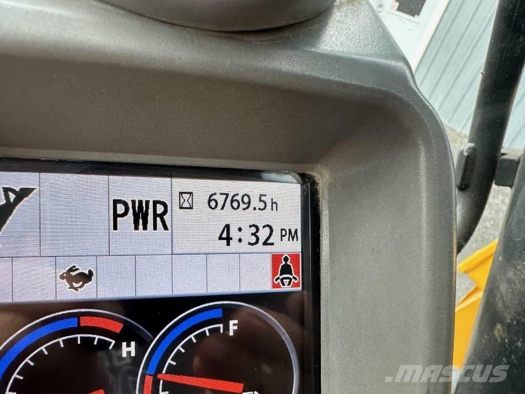 John Deere 75G Bageri guseničari
