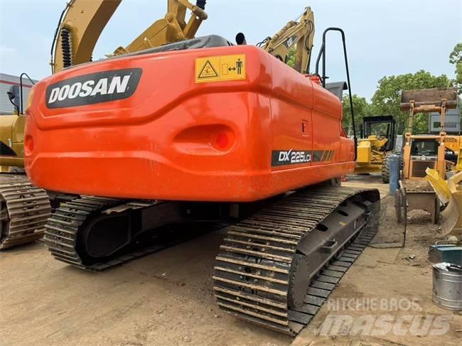 Doosan DX 225 Bageri guseničari