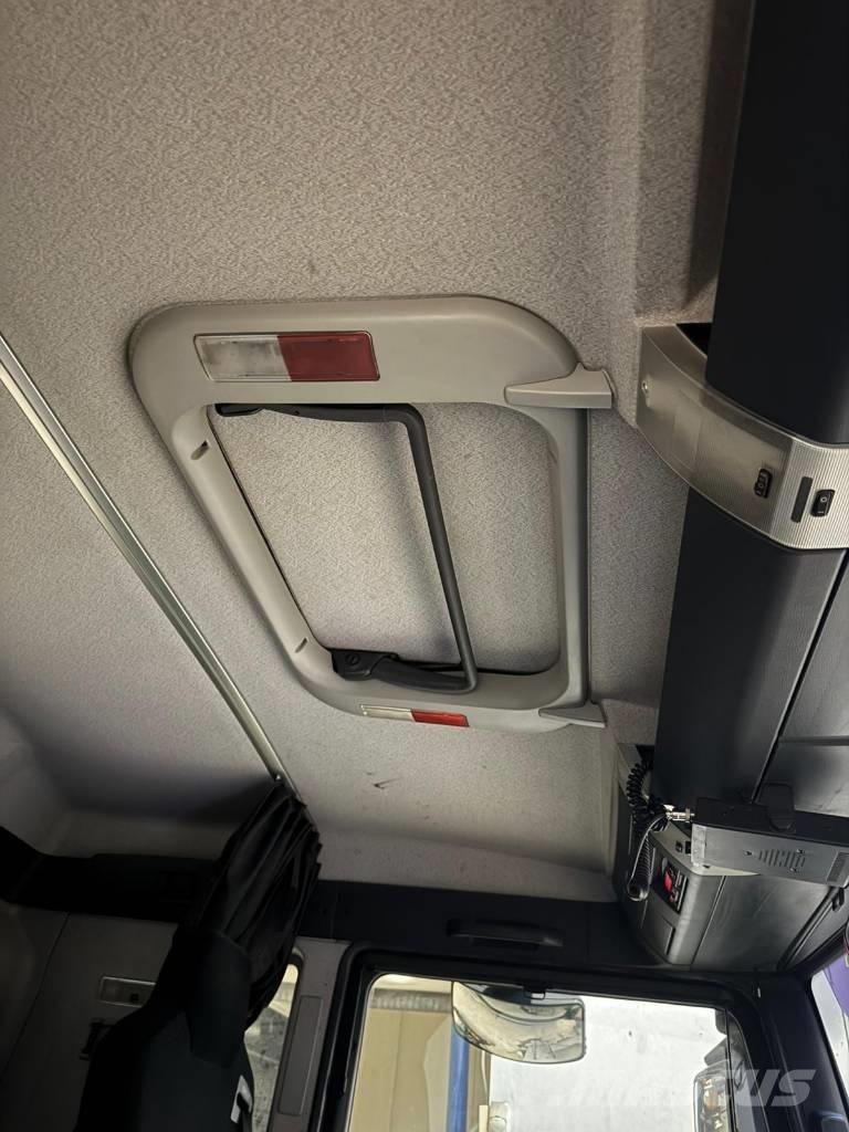 MAN TGX 35.540 Rol kiper kamioni sa kukom za podizanje tereta