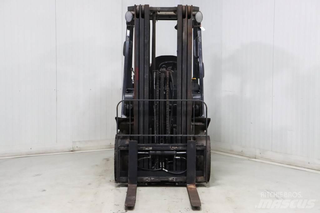 Nissan U1D2A20LQ Plinski viljuškari