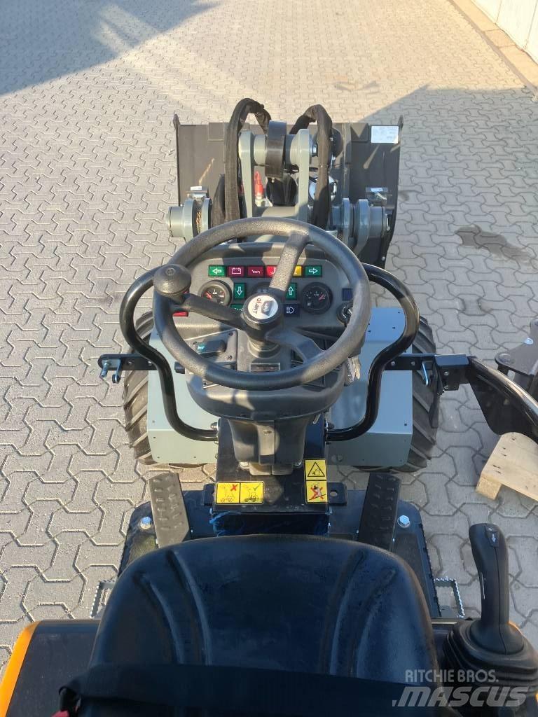 GiANT G1500 Višenamenski utovarivači