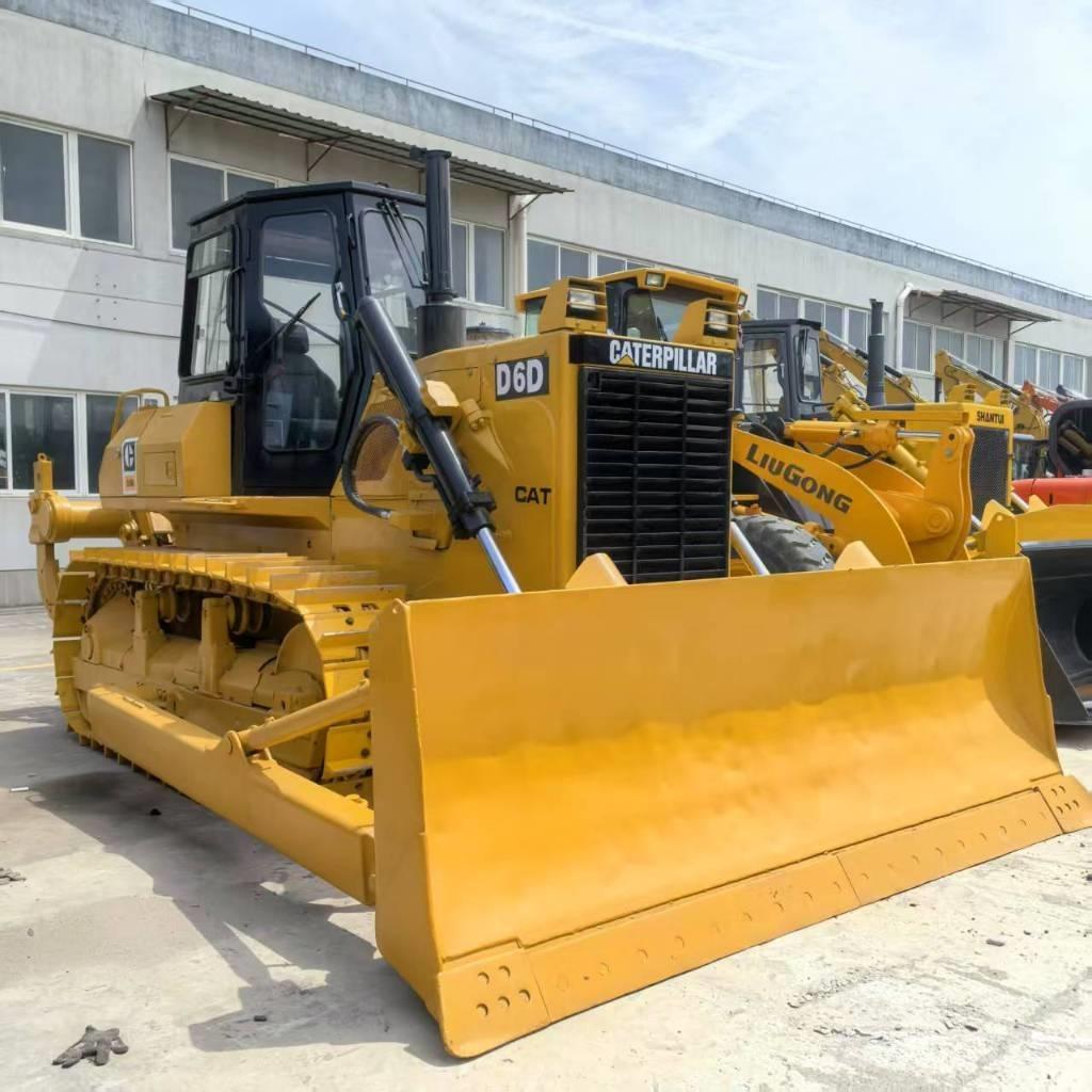 CAT D 6 D Buldožeri guseničari