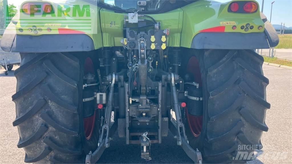 CLAAS ARION 530 Traktori