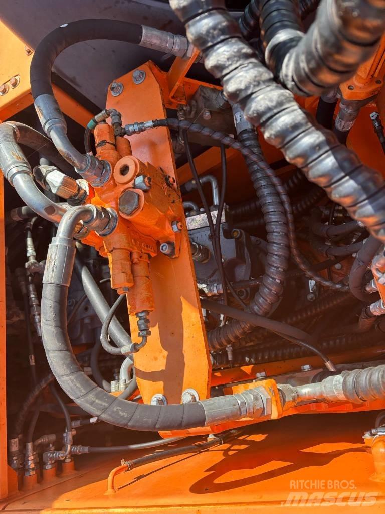 Doosan DX 210 W Bageri točkaši