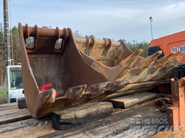 Komatsu PC 210 LC-8 Bageri guseničari