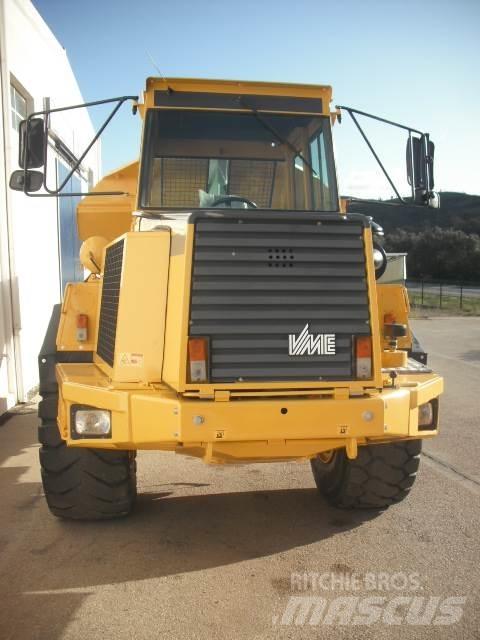 Volvo A 25 C   4x4 Zglobni damperi