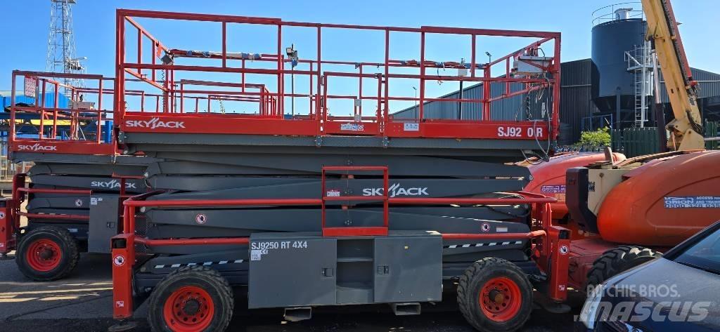 SkyJack SJ 9250 RT Makazaste platforme