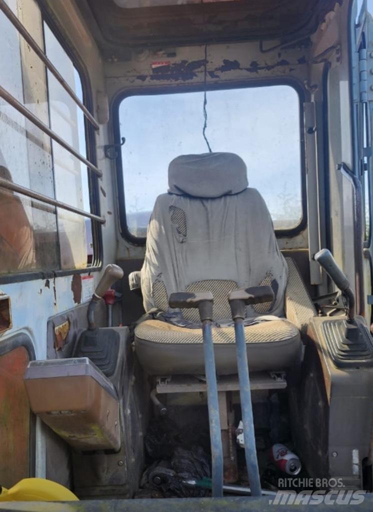 Hitachi EX 200 LC Bageri guseničari
