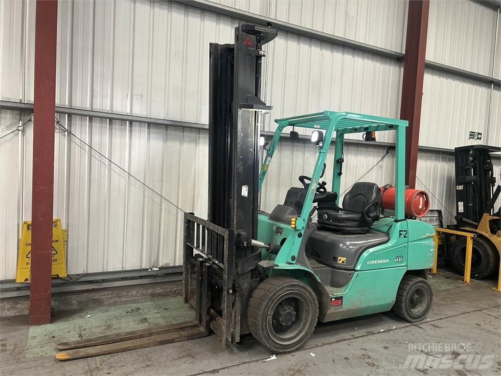 Mitsubishi FG30NT Plinski viljuškari