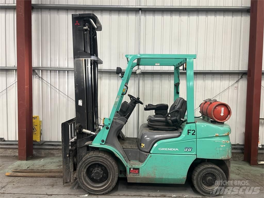 Mitsubishi FG30NT Plinski viljuškari