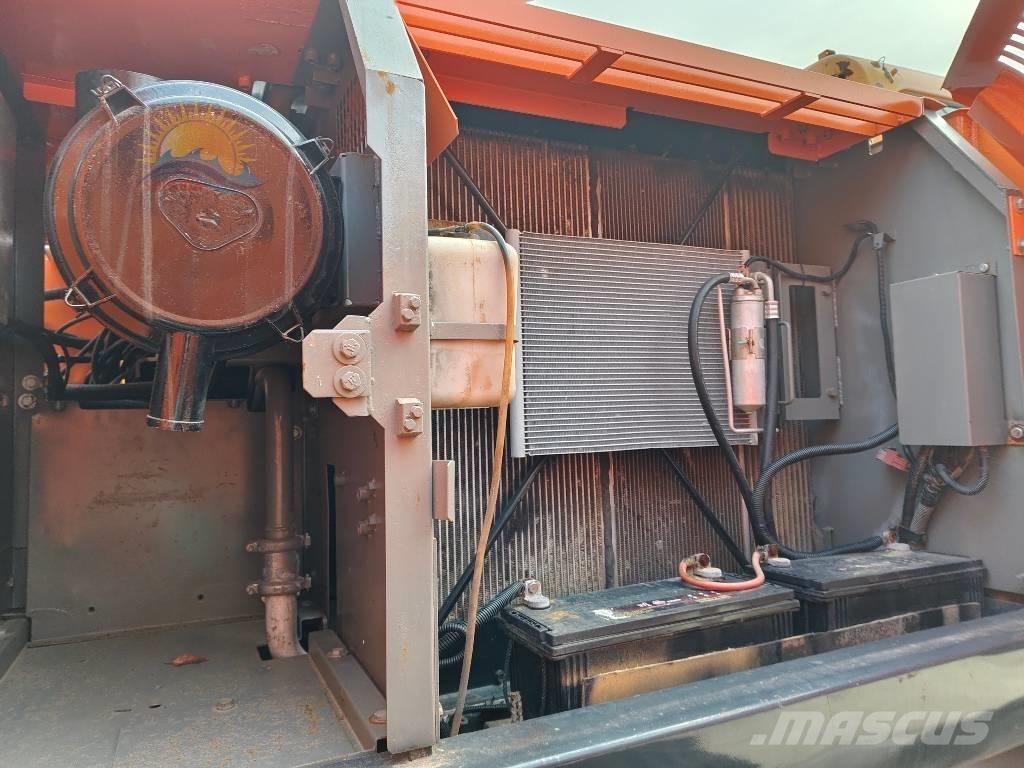 Hitachi ZX 210 Bageri guseničari