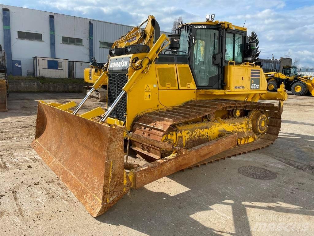 Komatsu D65PX-18E0 Buldožeri guseničari