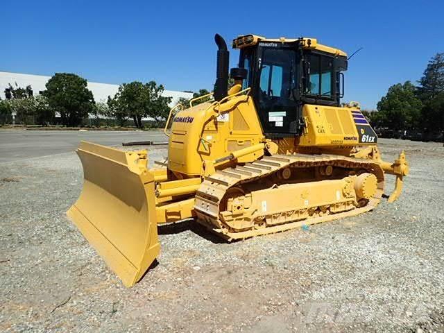 Komatsu D61EX-24 Buldožeri guseničari