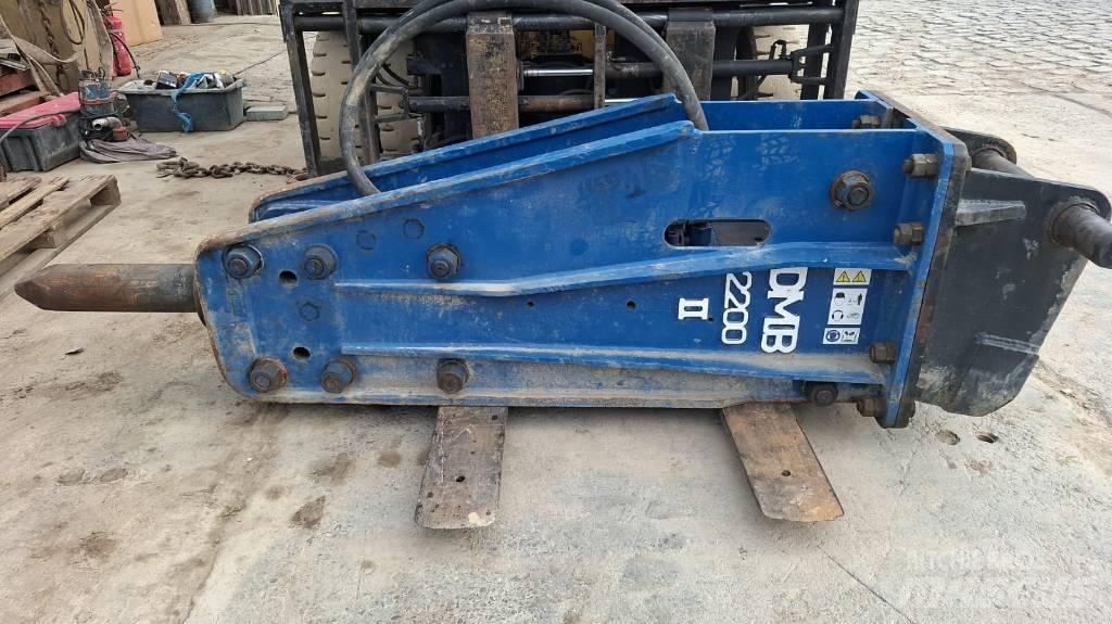 DMB 2200 Čekići