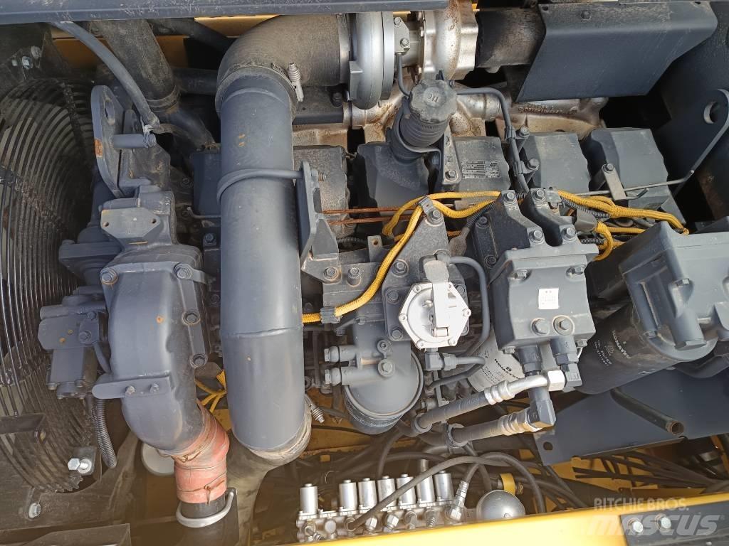 Komatsu PC450-8 Bageri guseničari