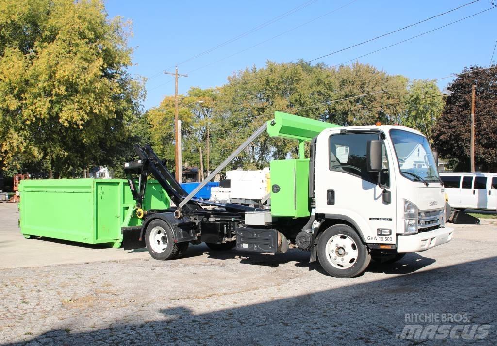 Isuzu NRR Rol kiper kamioni sa kukom za podizanje tereta