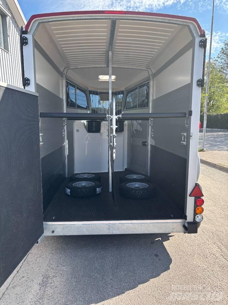 Ifor Williams HBX511 Prikolice za prevoz životinja