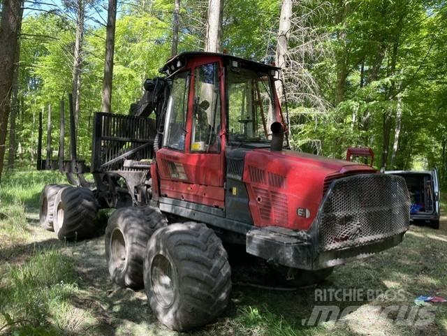 Komatsu 855 Forvarderi