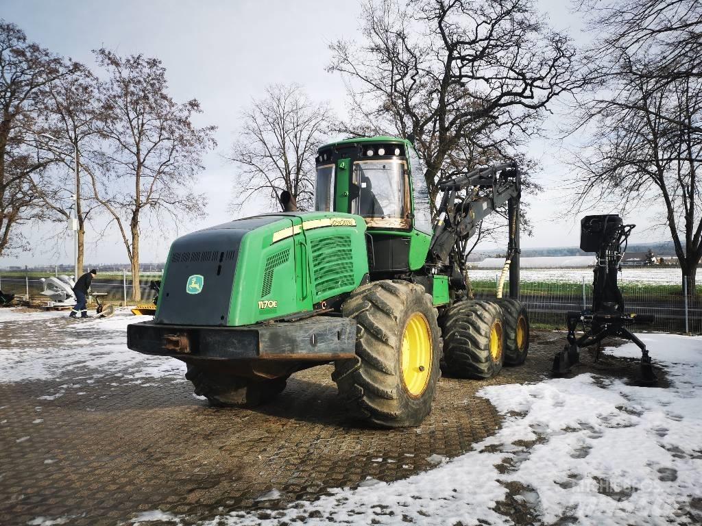 John Deere 1170 E Harvarderi