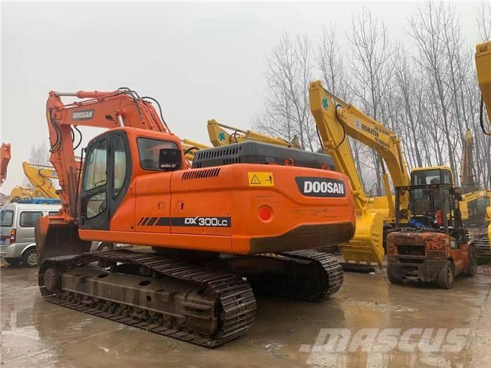Doosan DX 300 Bageri guseničari