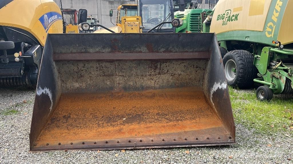 Komatsu WH 713 Teleskopski viljuškari