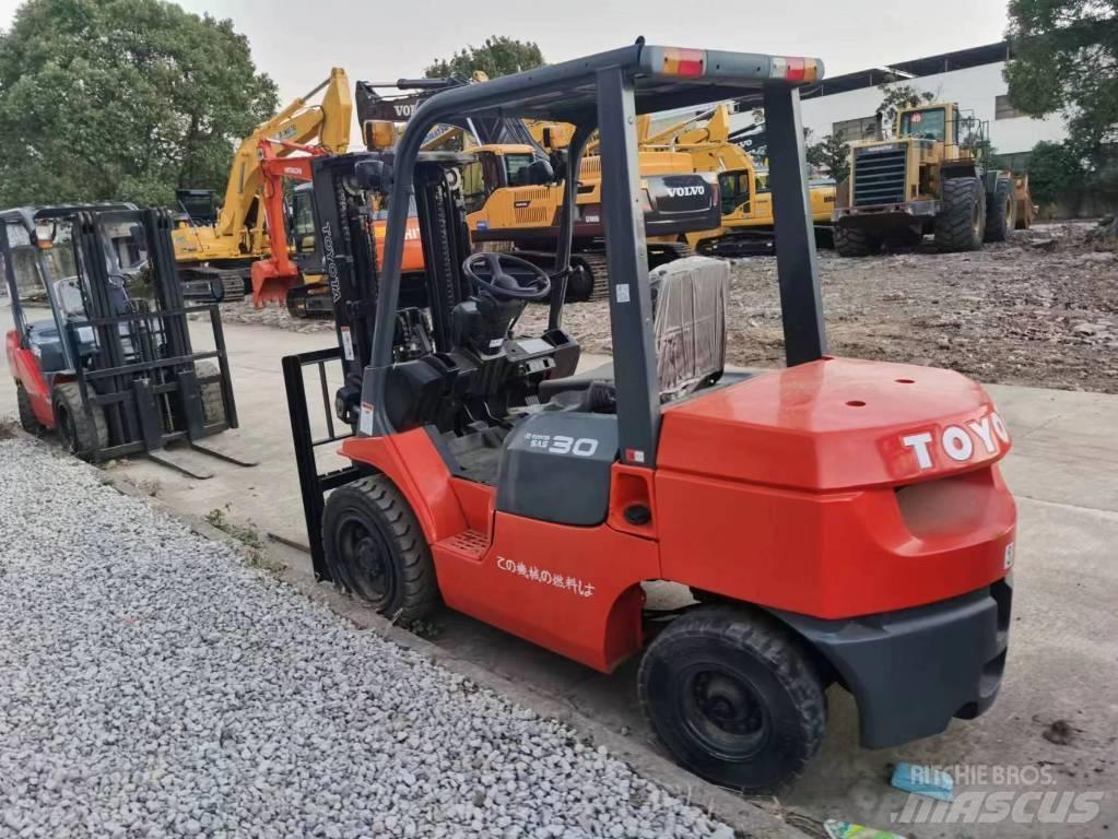 Toyota 7FD 30 Dizelski viljuškari
