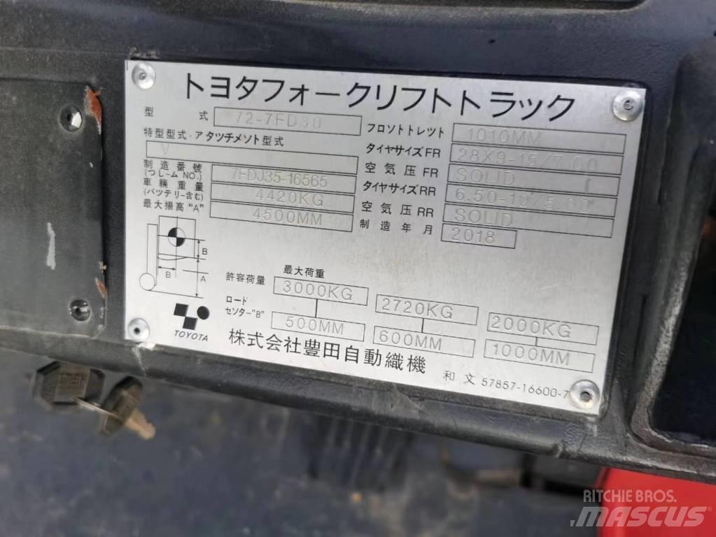 Toyota 7FD 30 Dizelski viljuškari