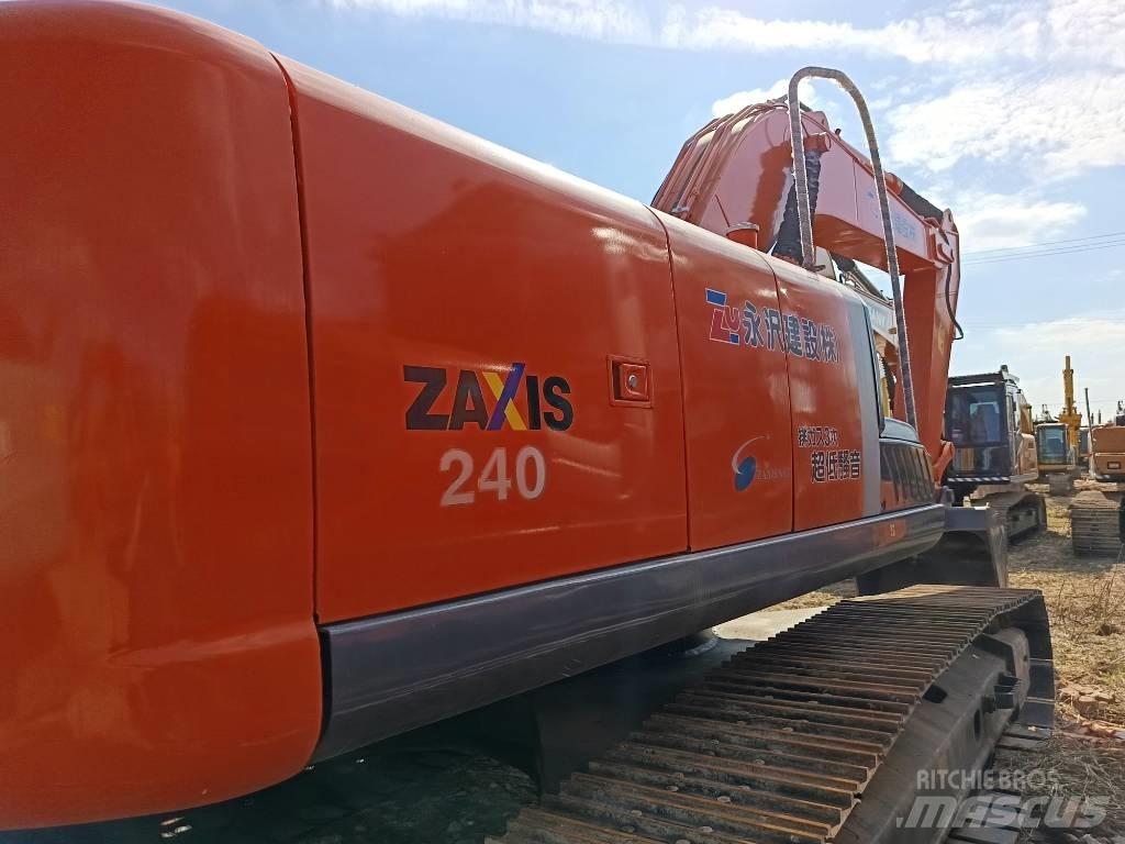 Hitachi ZX240 Bageri guseničari