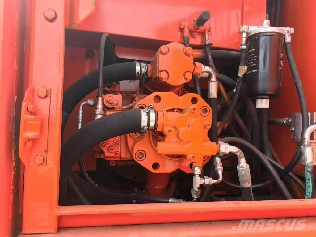 Doosan DH 150 Bageri točkaši