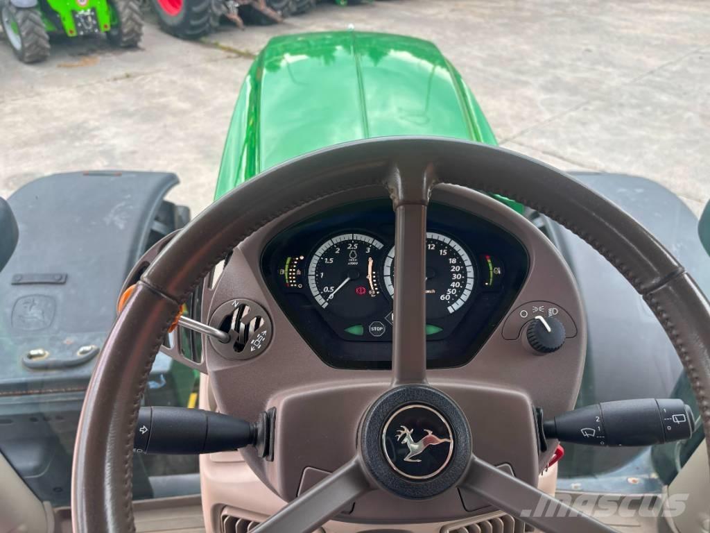 John Deere 6215 R Traktori