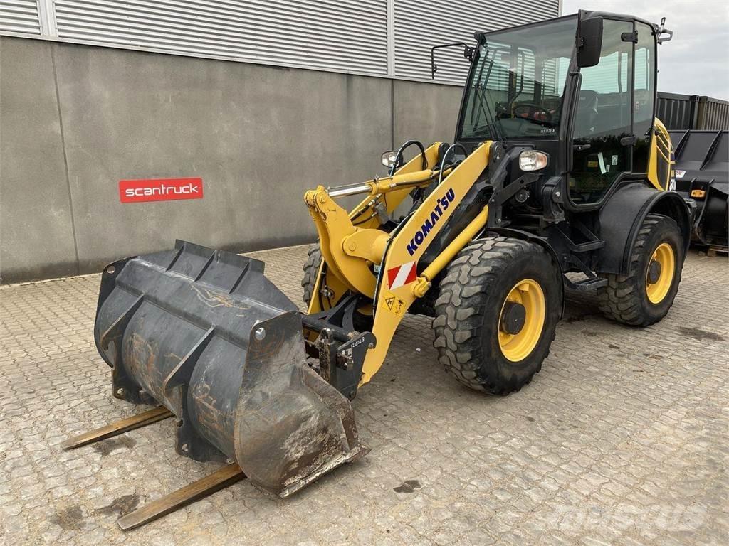 Komatsu WA80M-8EO Višenamenski utovarivači