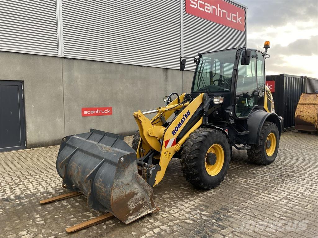 Komatsu WA80M-8EO Višenamenski utovarivači