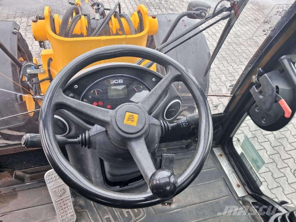 JCB TM 320 AGRI Poljoprivredni teleskopski utovarivači
