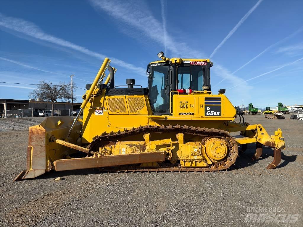 Komatsu D65EX-18 Buldožeri guseničari